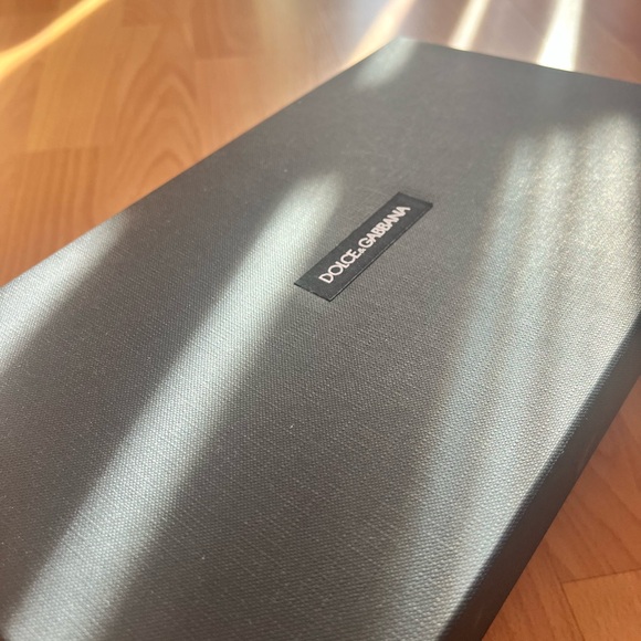 Dolce & Gabbana Logo Plaque Embossed Mules - Picture 11 of 12